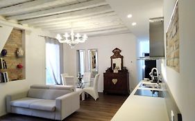 SARA S LUXURY HOME five minutes from Piazza San Marco
